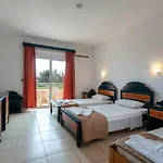 Cirillo Family Hotel-christinas