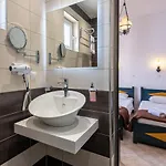 ホテル Cirillo Family Hotel-christinas 2*