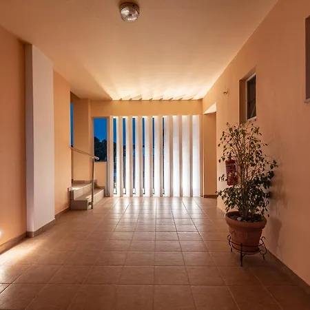 Ξενοδοχείο Cirillo Family Hotel-christinas 2*