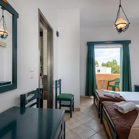 Cirillo Family Hotel-christinas Мастихари