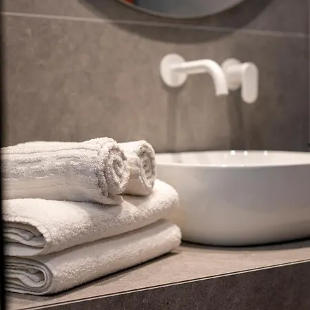 Cirillo Family Hotel-christinas Hotel