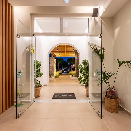 Cirillo Family Hotel-christinas Hotel 2*