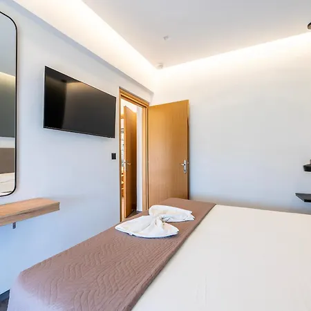 Cirillo Family Hotel-christinas Hotel