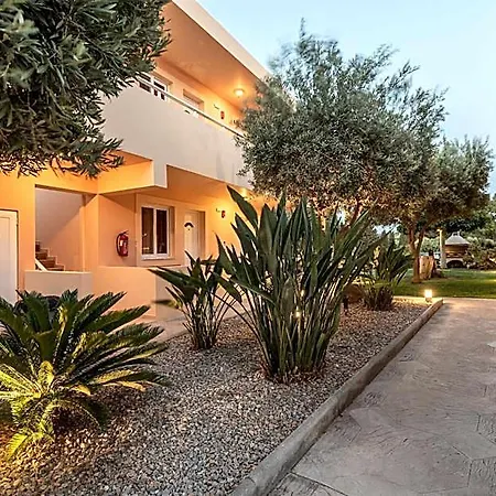 ホテル Cirillo Family Hotel-christinas マスティハリ