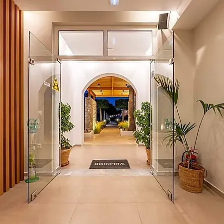 Cirillo Family Hotel-christinas Мастихари