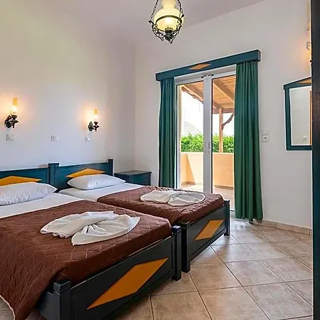 Cirillo Family Hotel-christinas Отель Мастихари