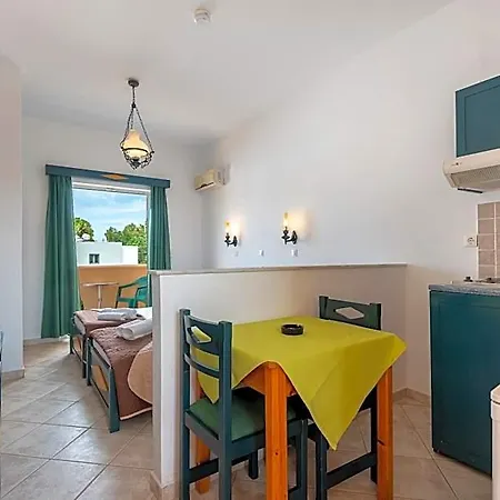 Cirillo Family Hotel-christinas 2* Мастихари