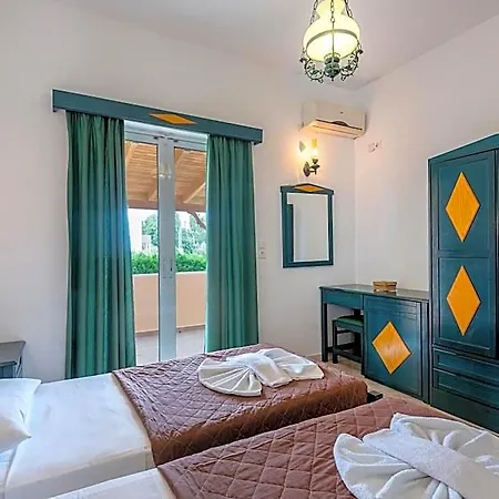 Cirillo Family Hotel-christinas Отель Мастихари