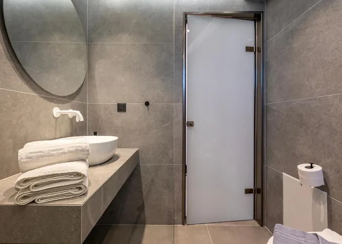 Cirillo Family Hotel-christinas