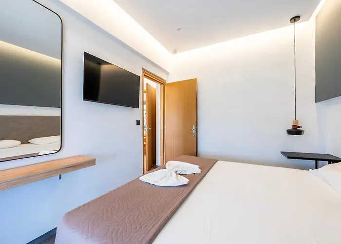 Cirillo Family Hotel-christinas Otel