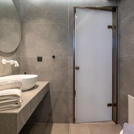 Cirillo Family Hotel-christinas