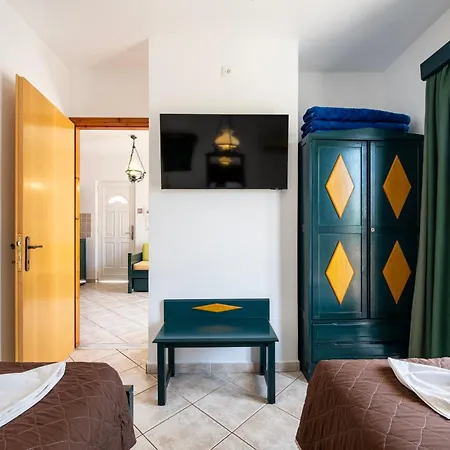 Cirillo Family Hotel-christinas Hotel 2*